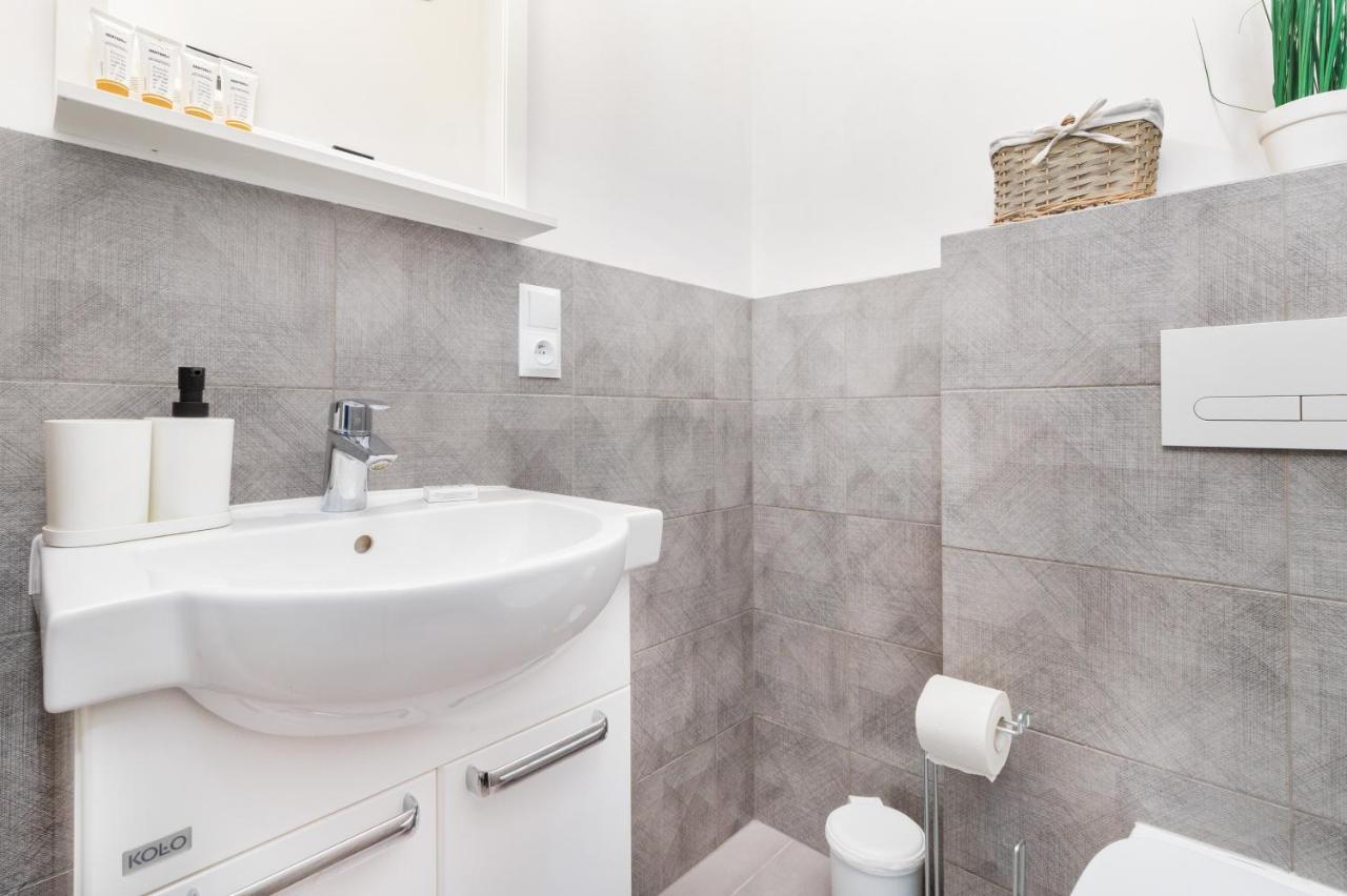 Deluxe Sucha By Renters Apartament *